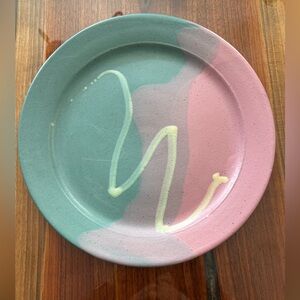 COPY - COPY - COPY - Vintage North Carolina Hilton art pottery plate 10 in mark…